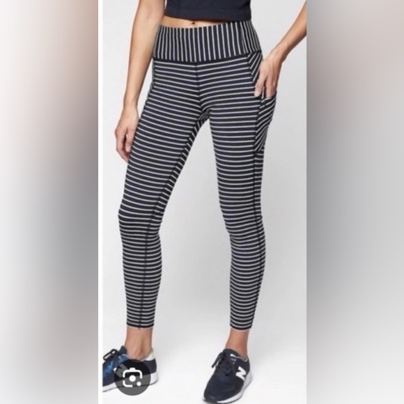 Athleta Pants - Athleta Stripe Contender 7/8 Tight PowerLift XS Navy White Compression